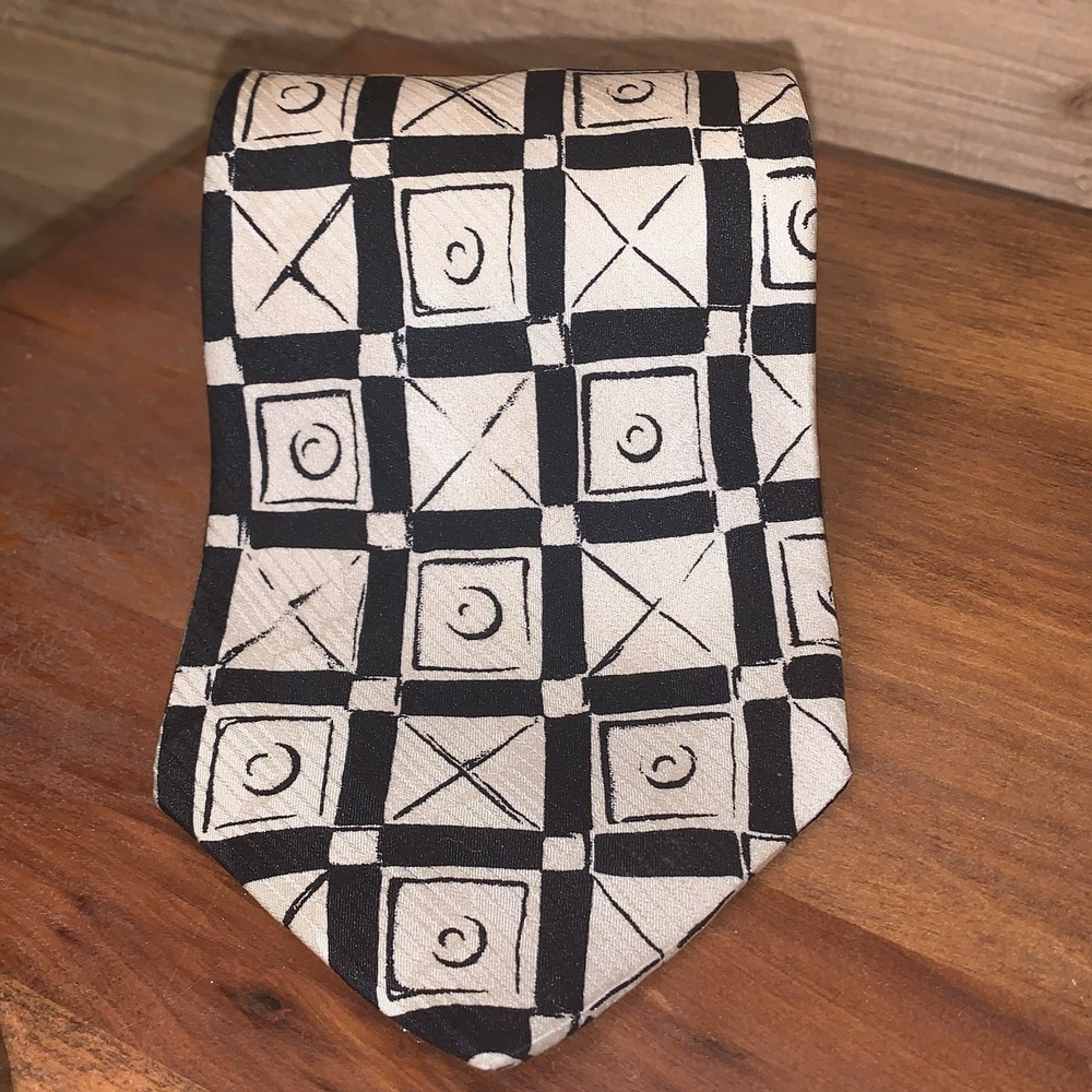 Men's Tie Sandhurst Royal And Military College Tic Tac Toe Design‎ Black & White